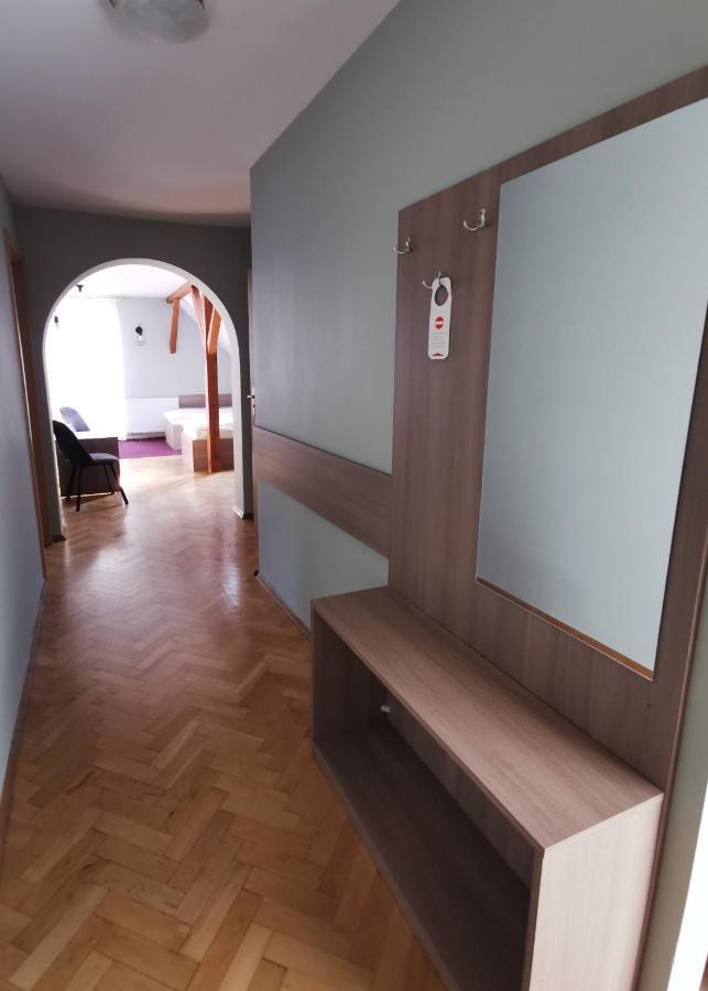 Hotel Zieliniec Познань Экстерьер фото